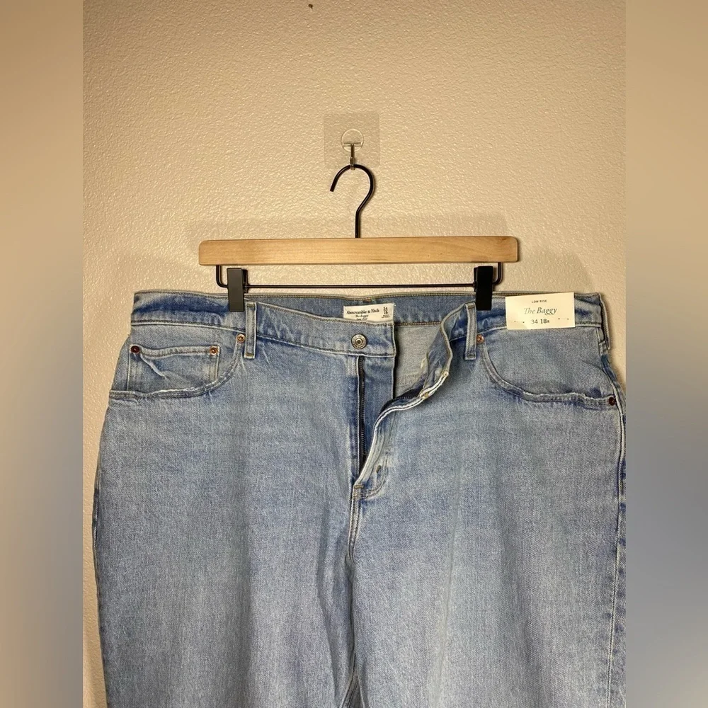 Abercrombie & Fitch Low Rise Baggy Jean Cuffed  24 / 18R